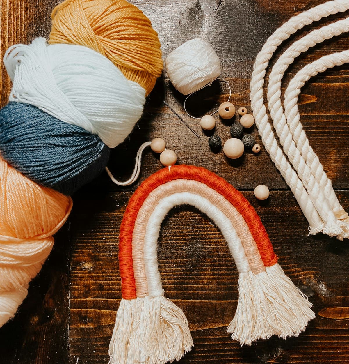 Macramé & yarn